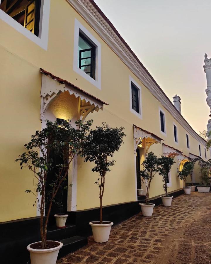 Fort Tiracol Heritage Hotel Arambol Exteriör bild