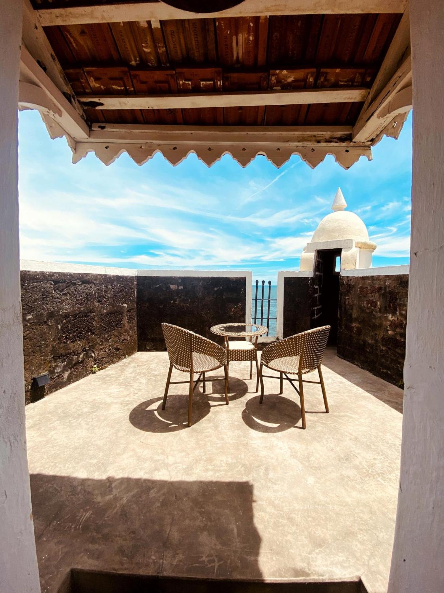 Fort Tiracol Heritage Hotel Arambol Exteriör bild