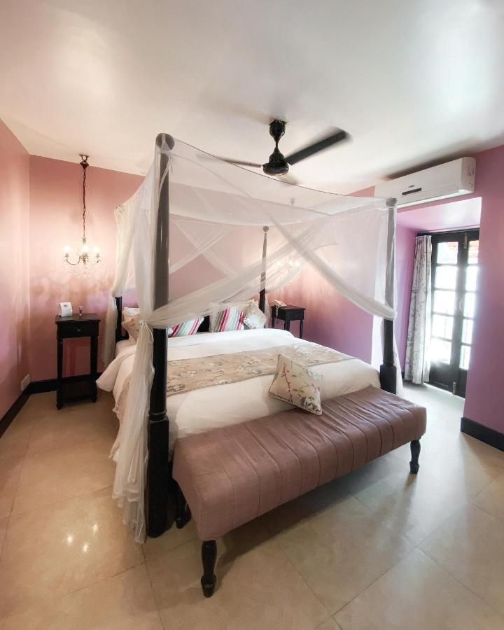 Fort Tiracol Heritage Hotel Arambol Exteriör bild